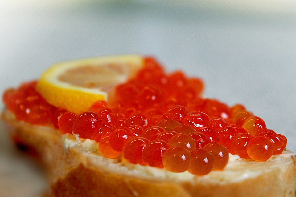 Essen Sie wie ein König: Die Top 3 luxuriöse Kaviar Sorten